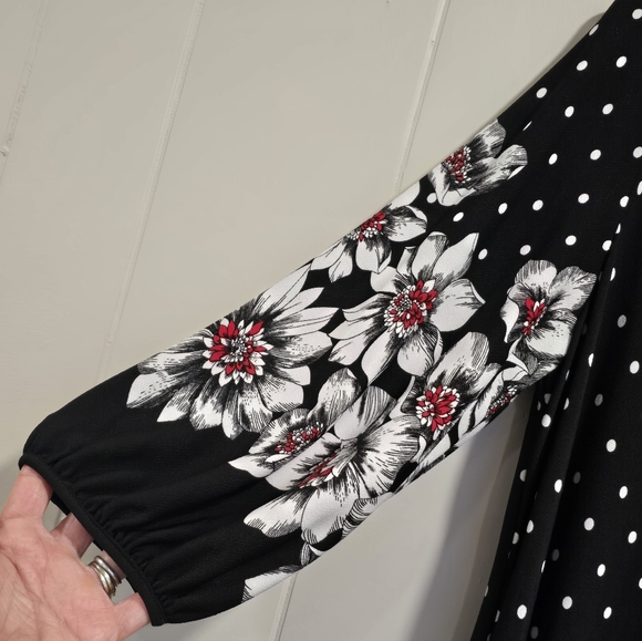 SALE!! Sandra Darren Black and White Floral Midi Dress - Picture 4 of 6